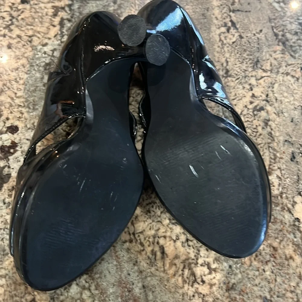 Paolo Black Patent Leather Heels with Sleek Design